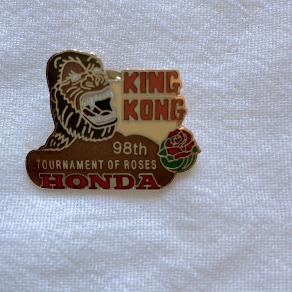 Rose Parade Pin for Honda King Kong Float from 1987